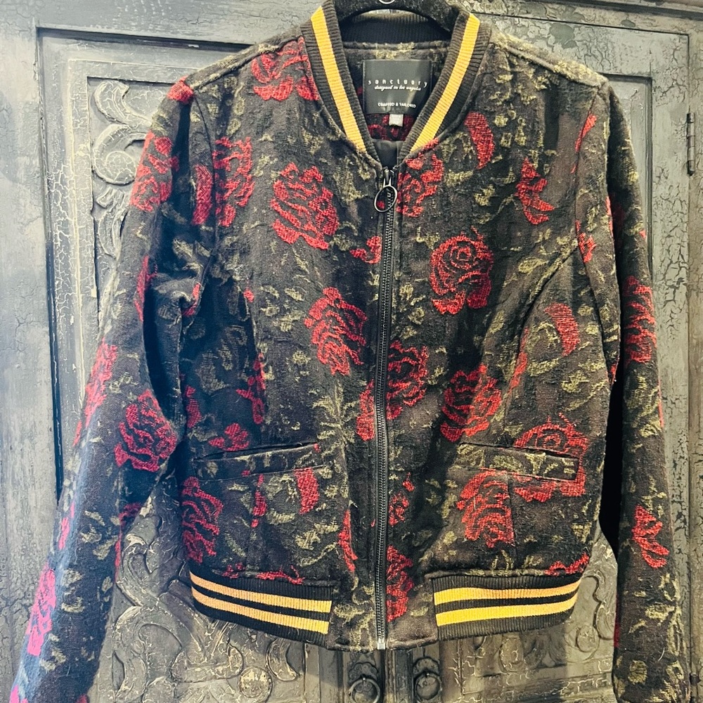 Super cute black and floral bomber jacket! XS